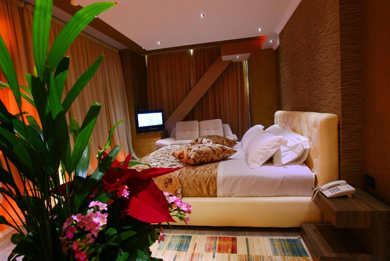 Hotel Partner & Vlorë